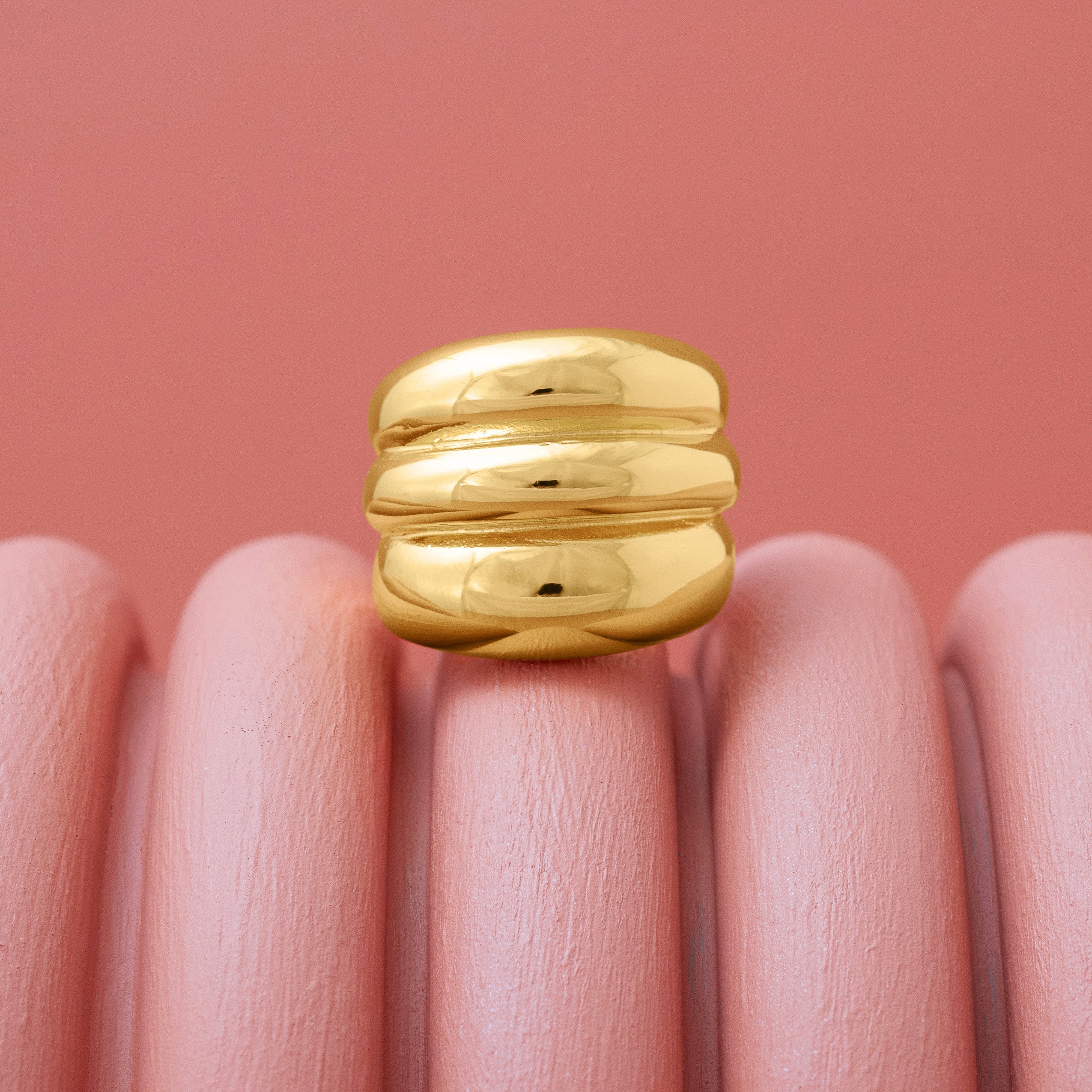 LOEL | Gold Ripple Chunky Ring