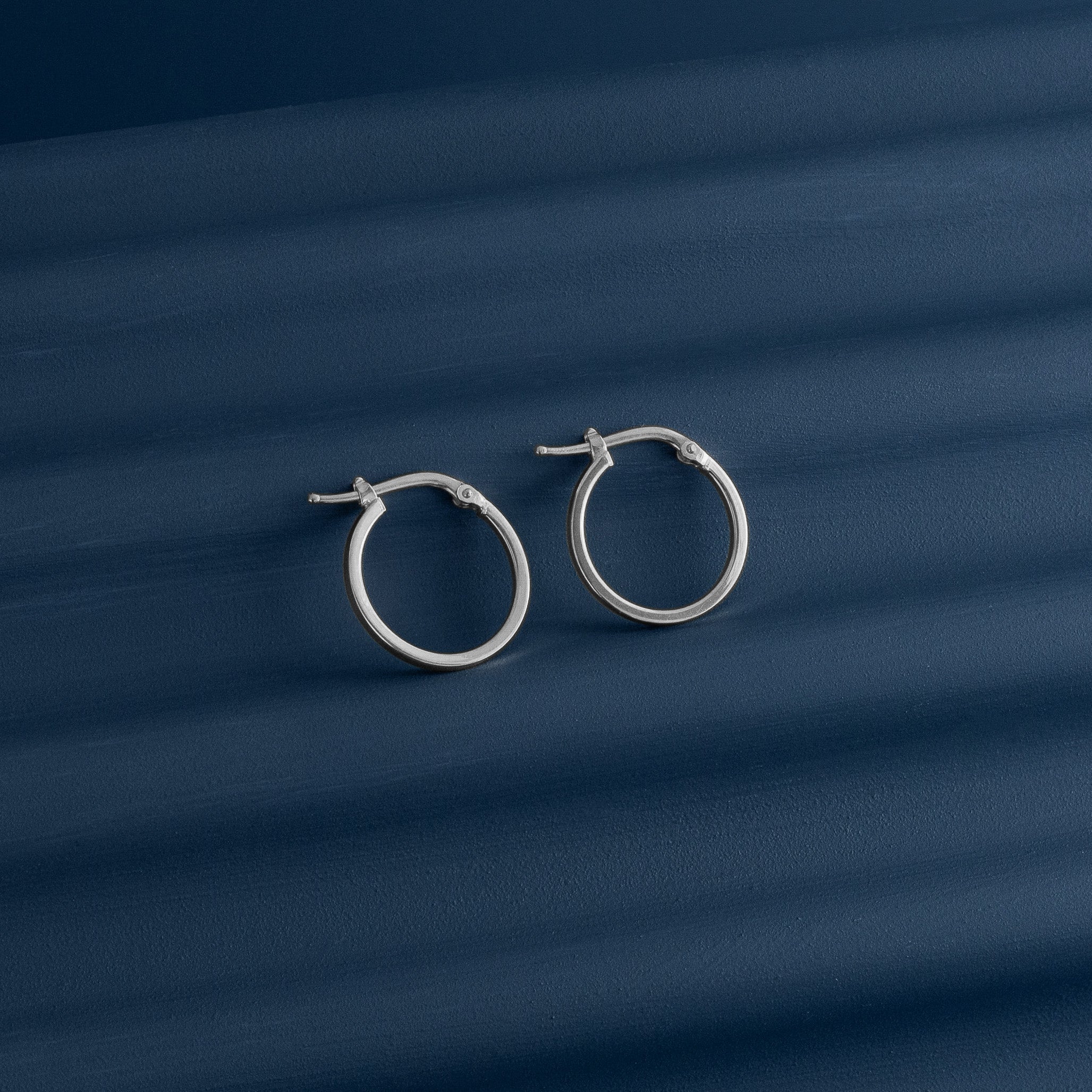 CLASSIC SILVER HOOP EARRINGS