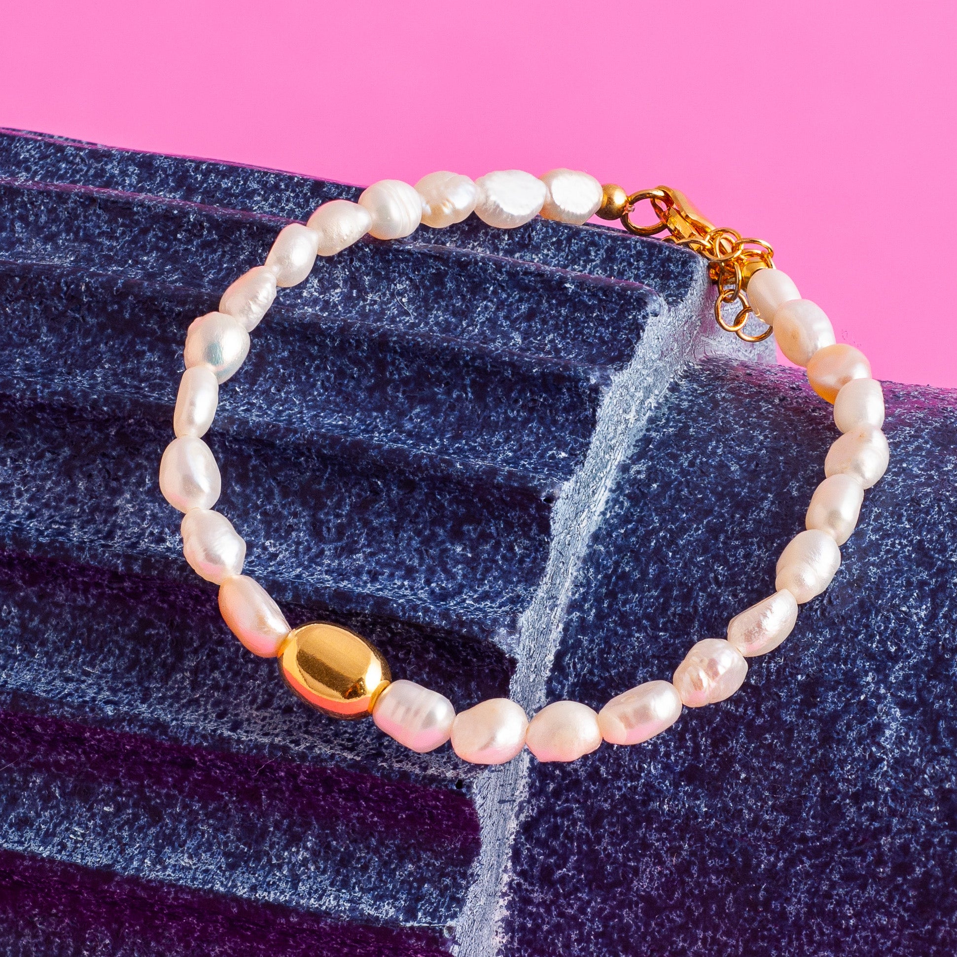 PEARL AND GOLD BEAD BRACELET