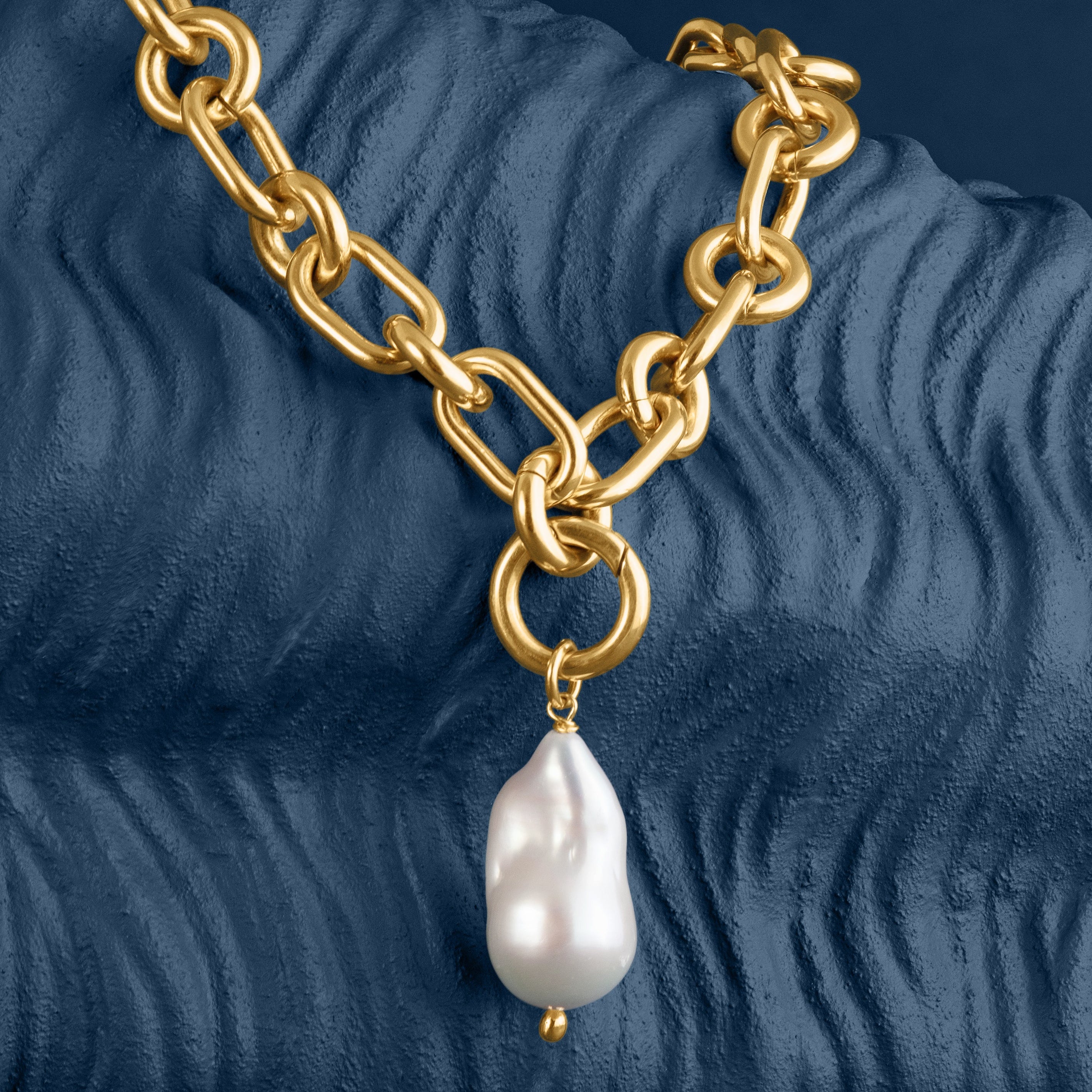 BAROQUE PEARL DROP PENDANT