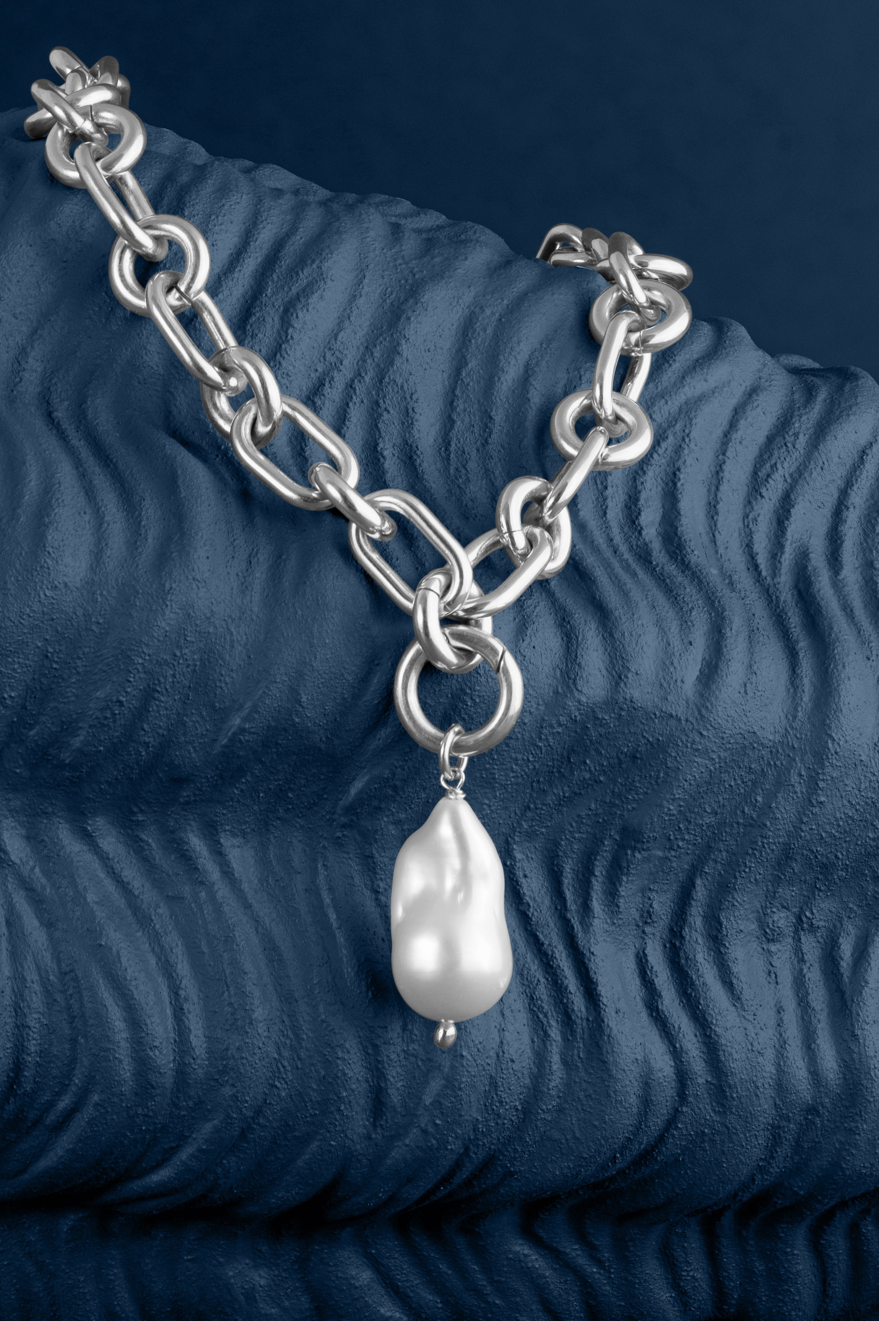 BAROQUE PEARL DROP PENDANT