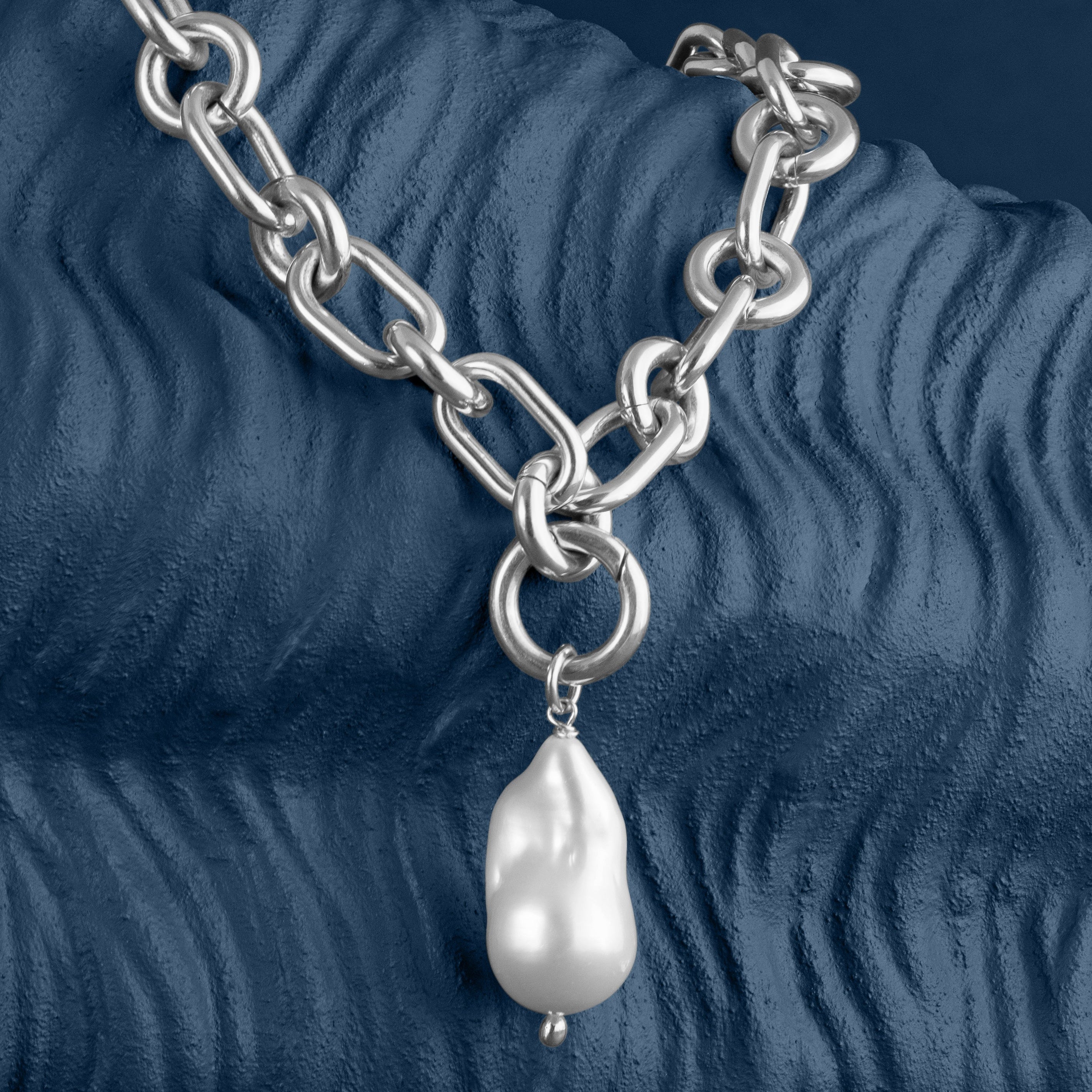 BAROQUE PEARL DROP PENDANT