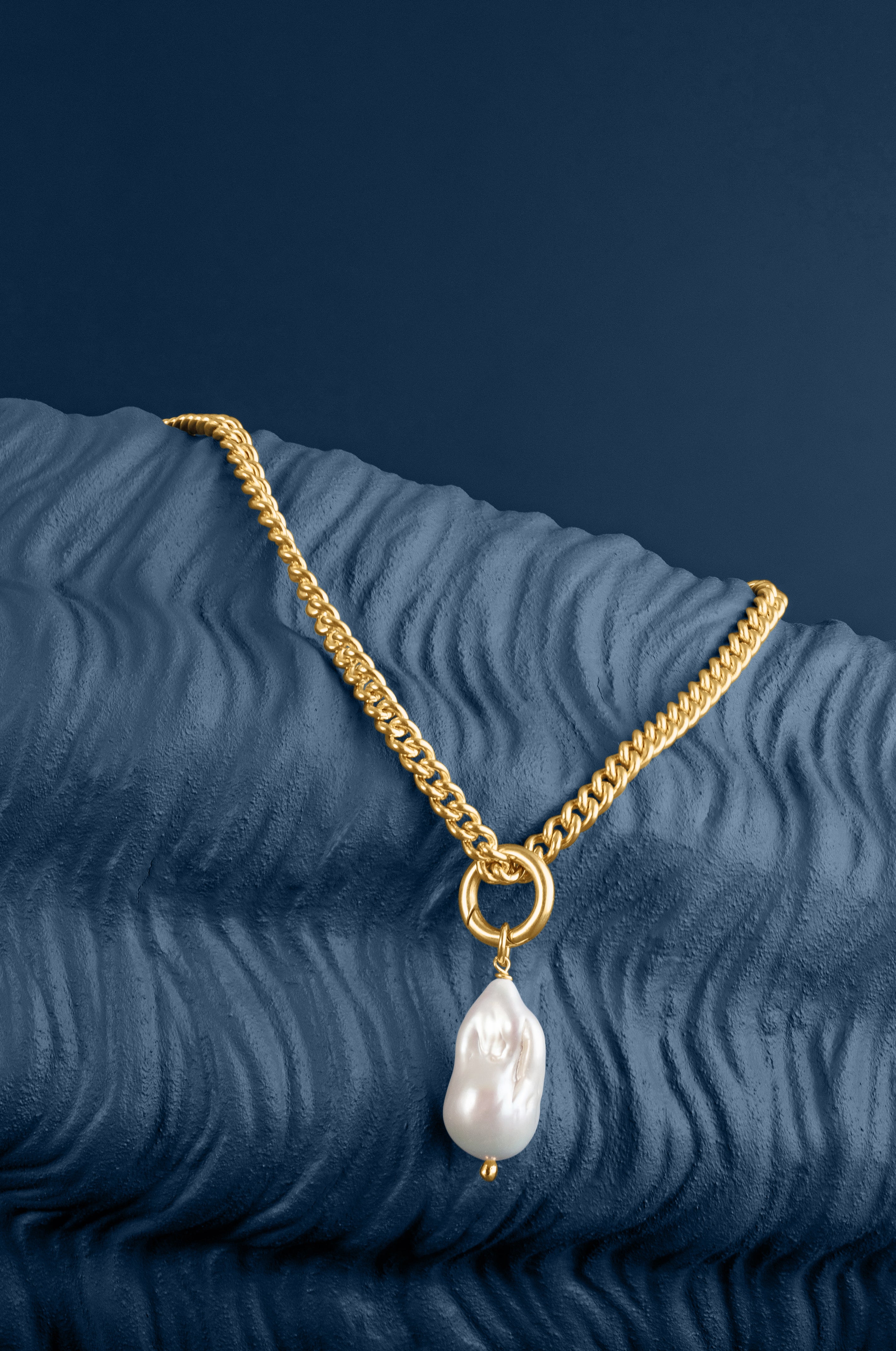 BAROQUE PEARL DROP PENDANT
