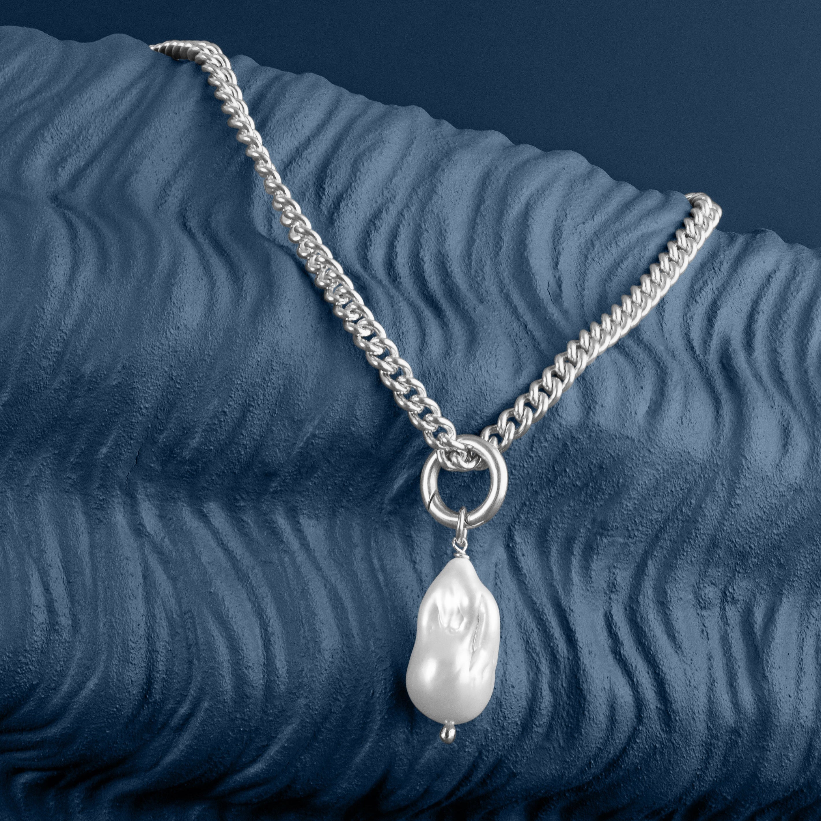 BAROQUE PEARL DROP PENDANT