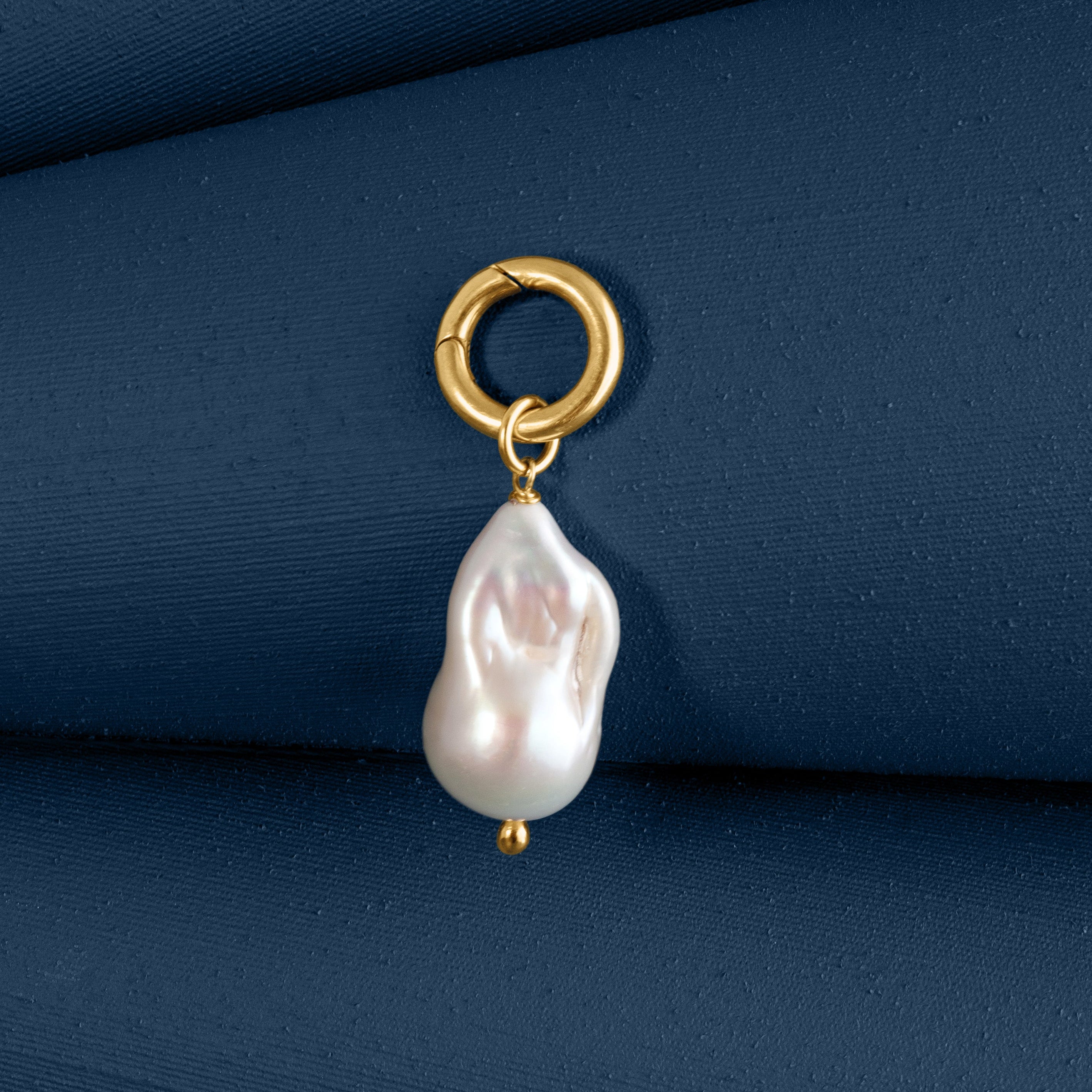 BAROQUE PEARL DROP PENDANT