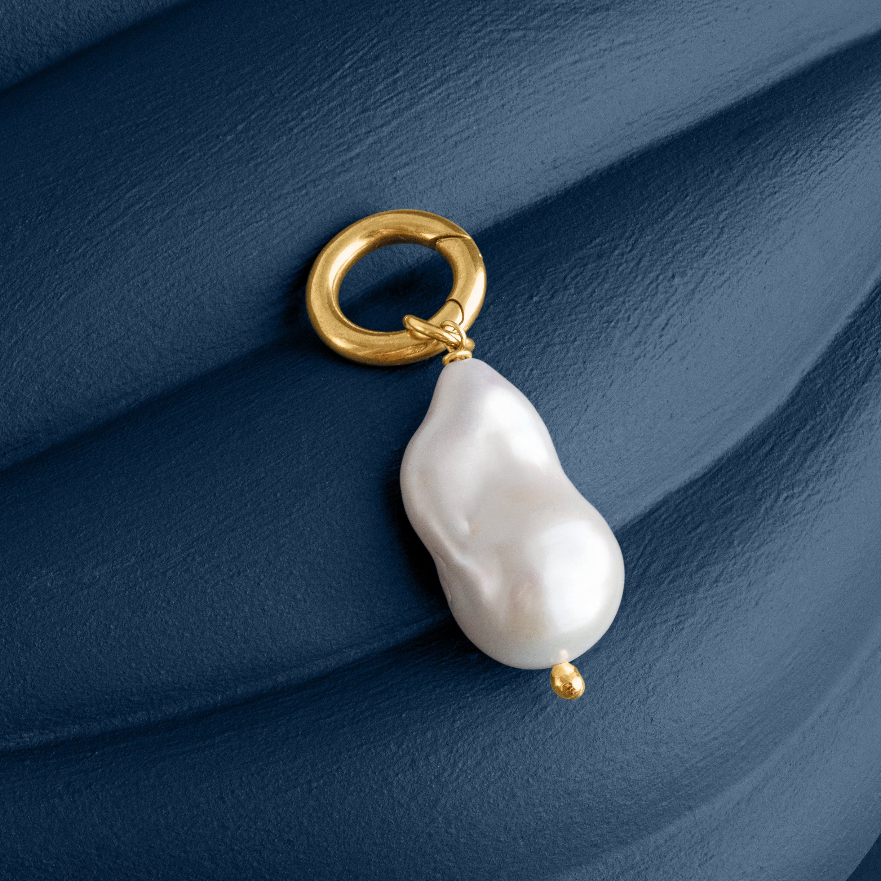BAROQUE PEARL DROP PENDANT