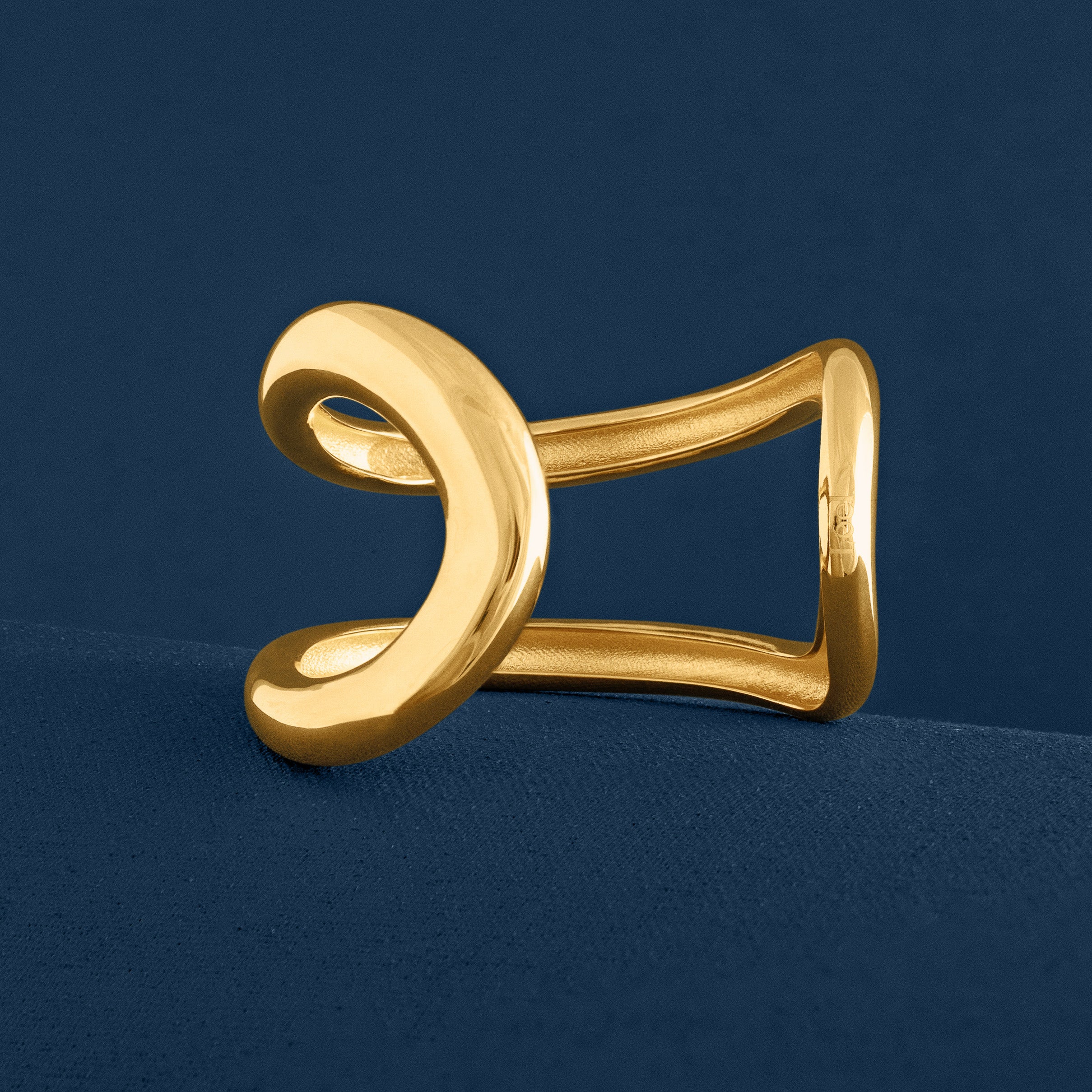 LARGE DOUBLE LOOP CUFF
