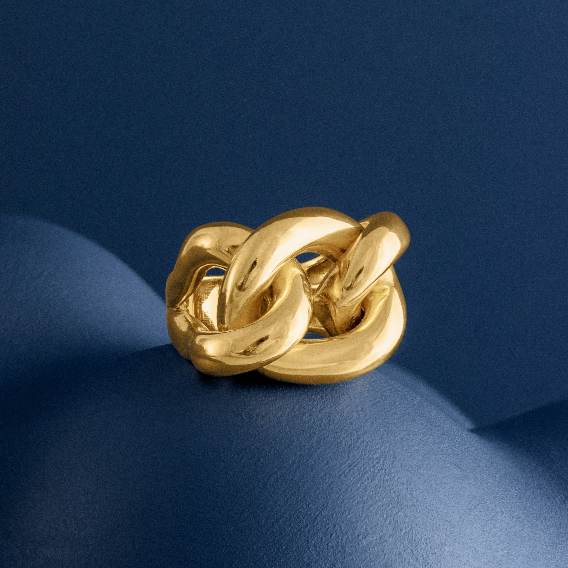 GOLD CHUNKY CHAIN RING