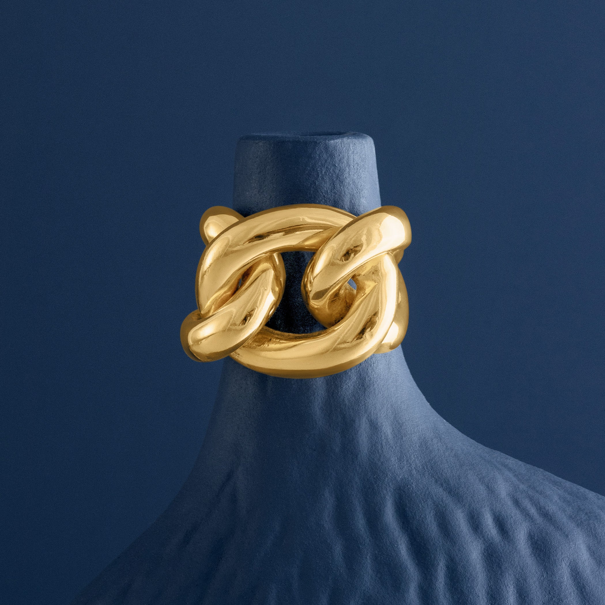 GOLD CHUNKY CHAIN RING