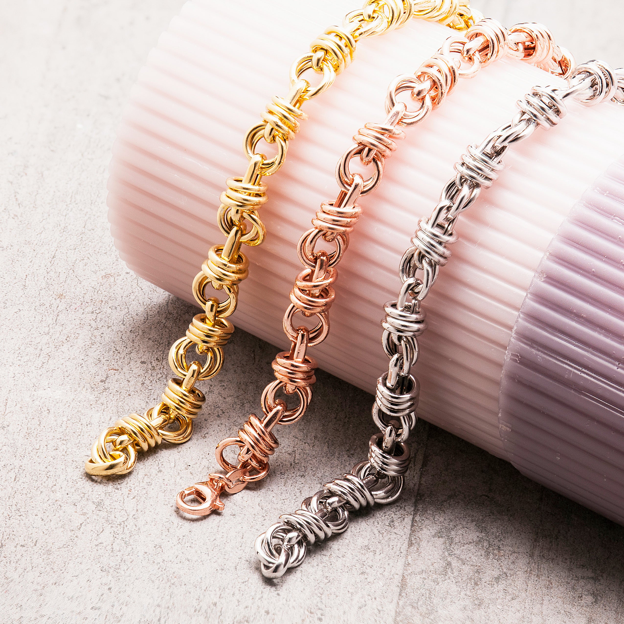 GOLD TWISTED CHAIN BRACELET