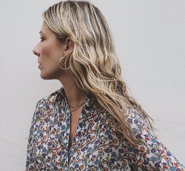 THICK GOLD HOOP EARRINGS