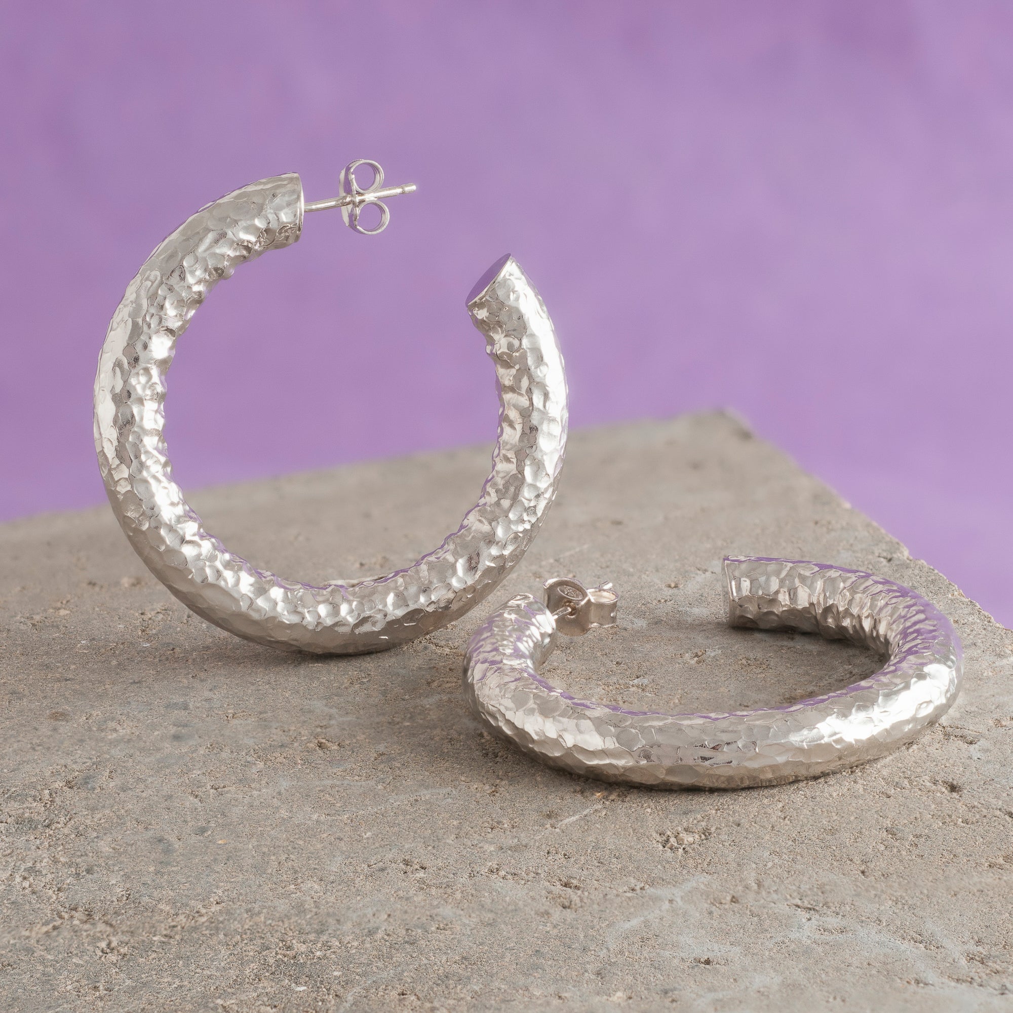 SMALL HAMMERED SILVER HOOP EARRINGS