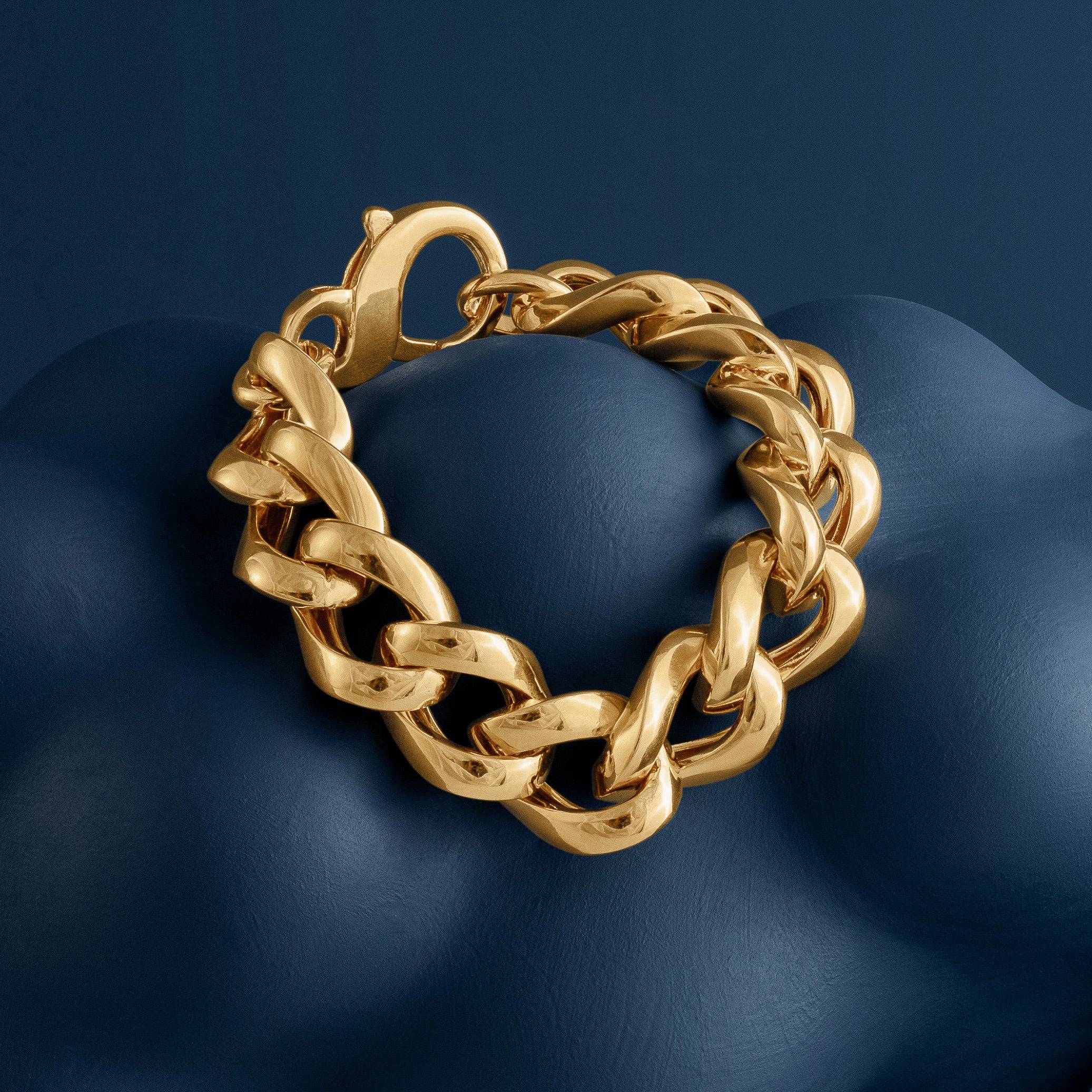 GOLD THICK CURB CHAIN BRACELET