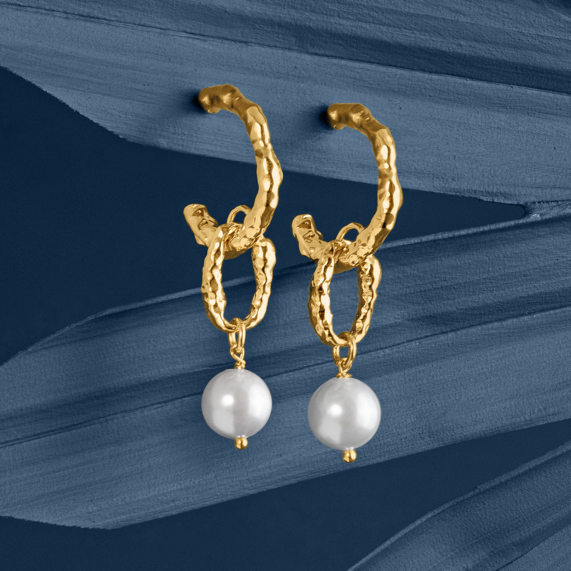 HAMMERED GOLD DROP PEARL EARRINGS