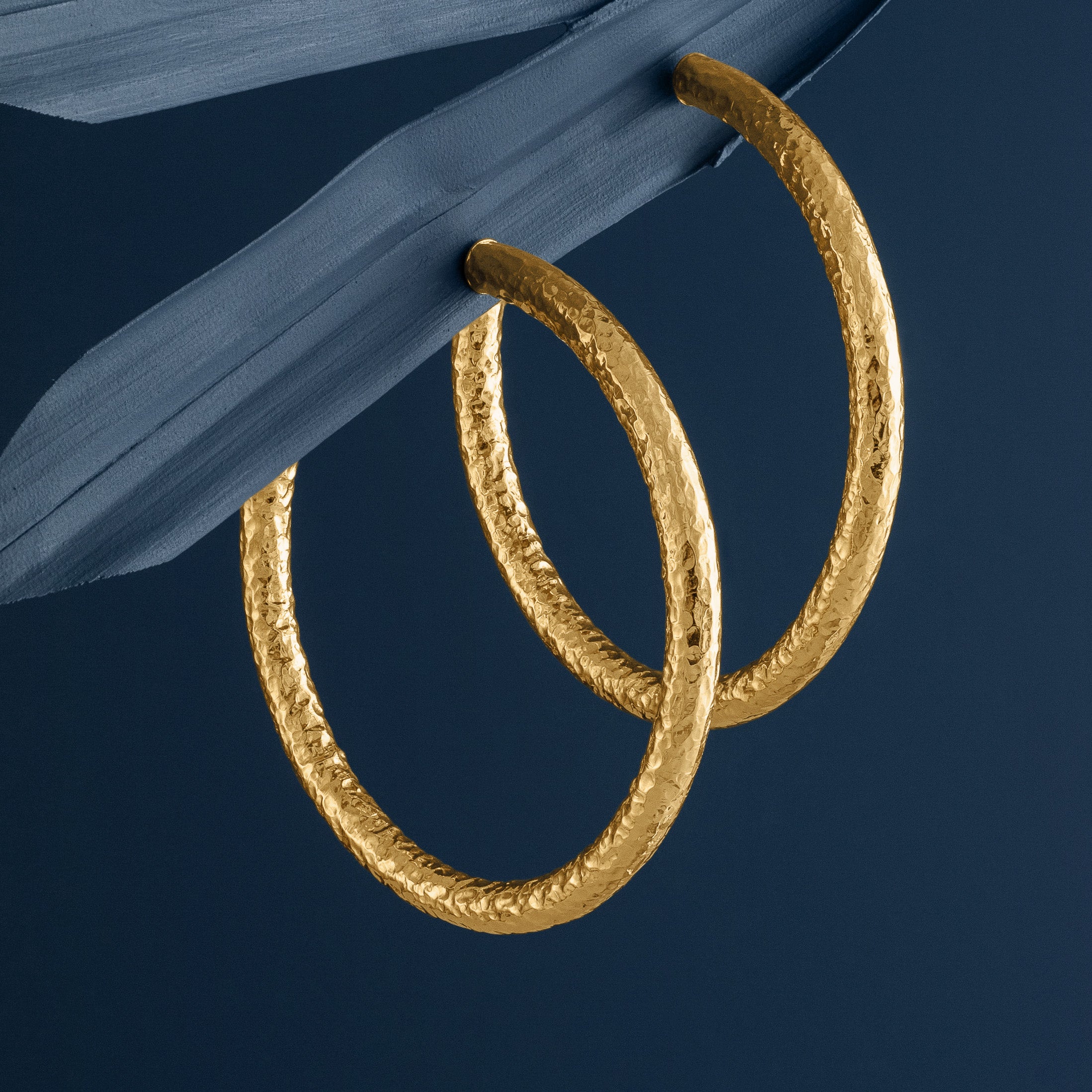 LARGE HAMMERED GOLD HOOP EARRINGS