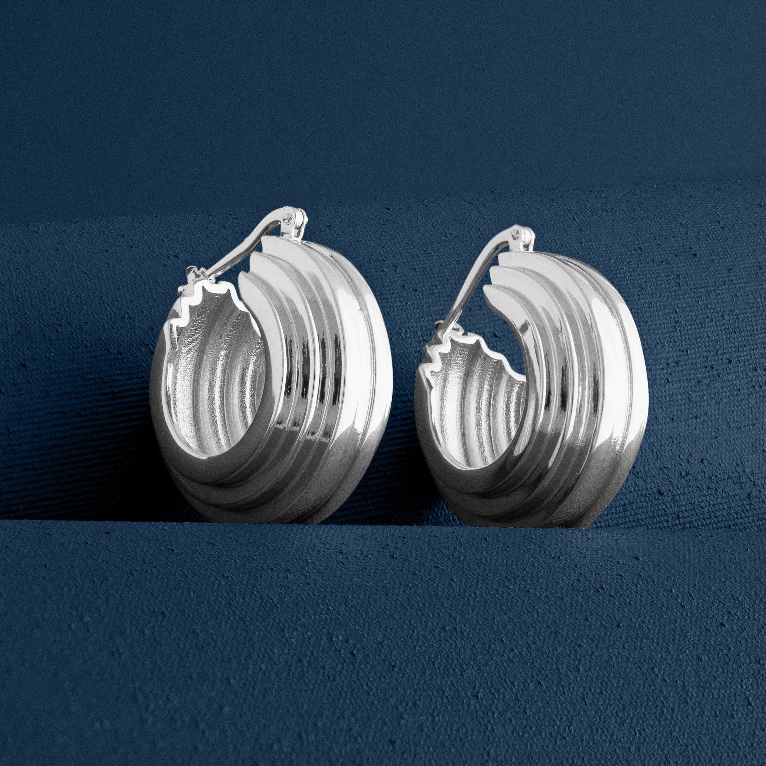 LARGE TRIPLE RIDGE HOOP EARRINGS