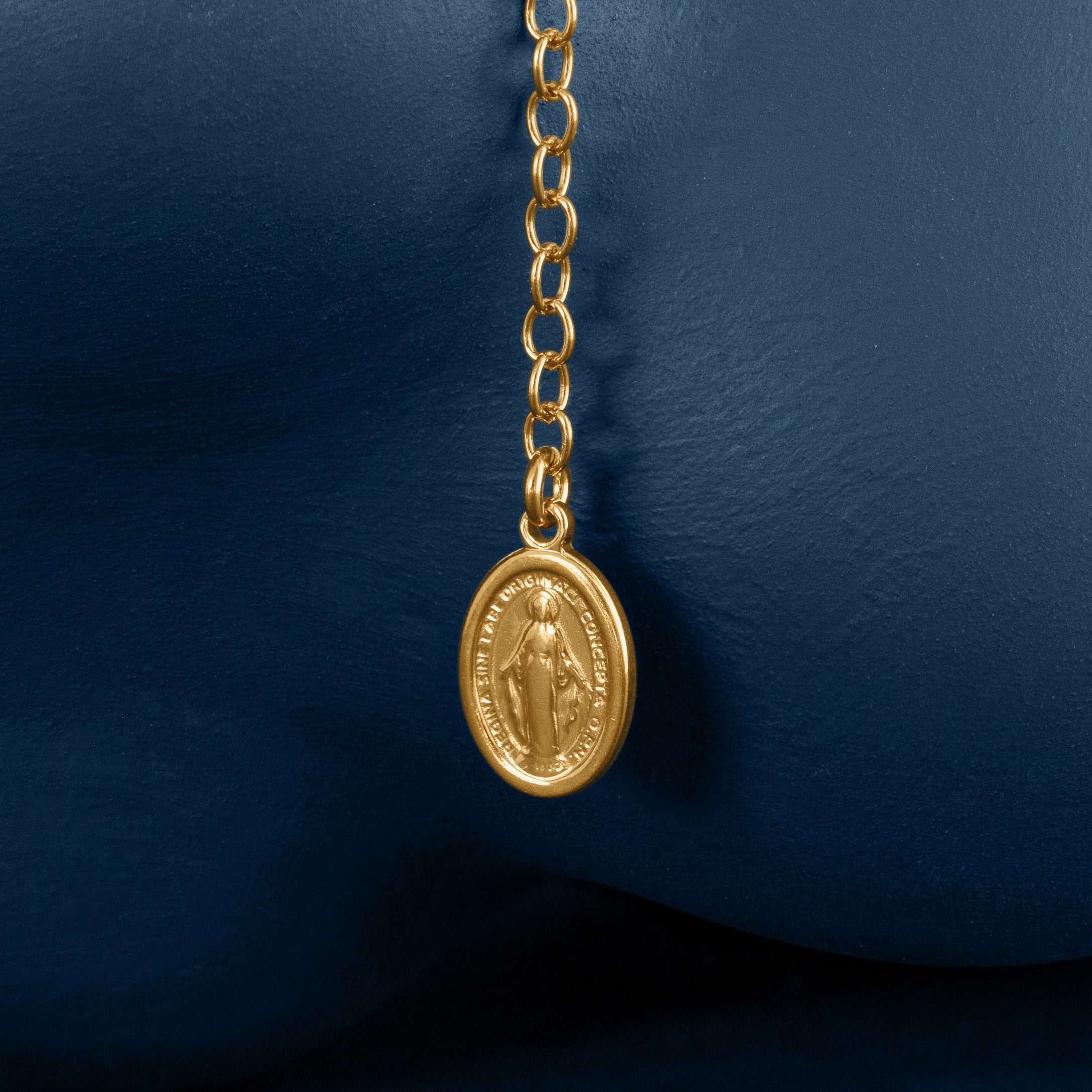 GOLD ROSARY BEAD BRACELET