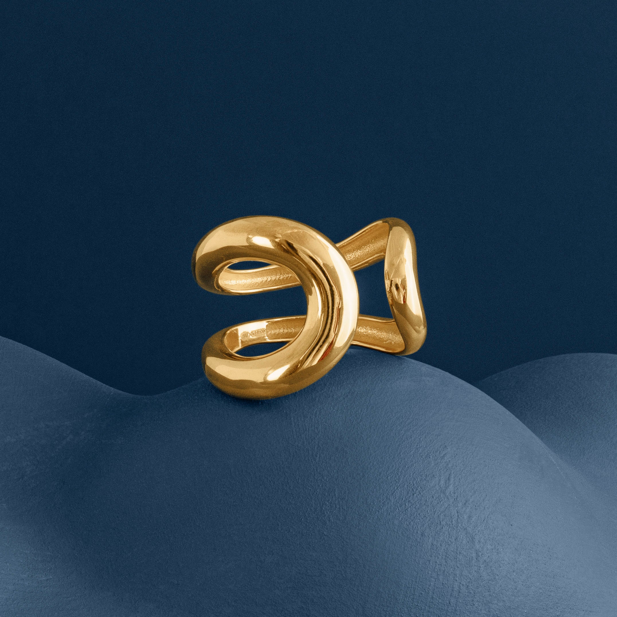 GOLD CHUNKY DOUBLE LOOP RING