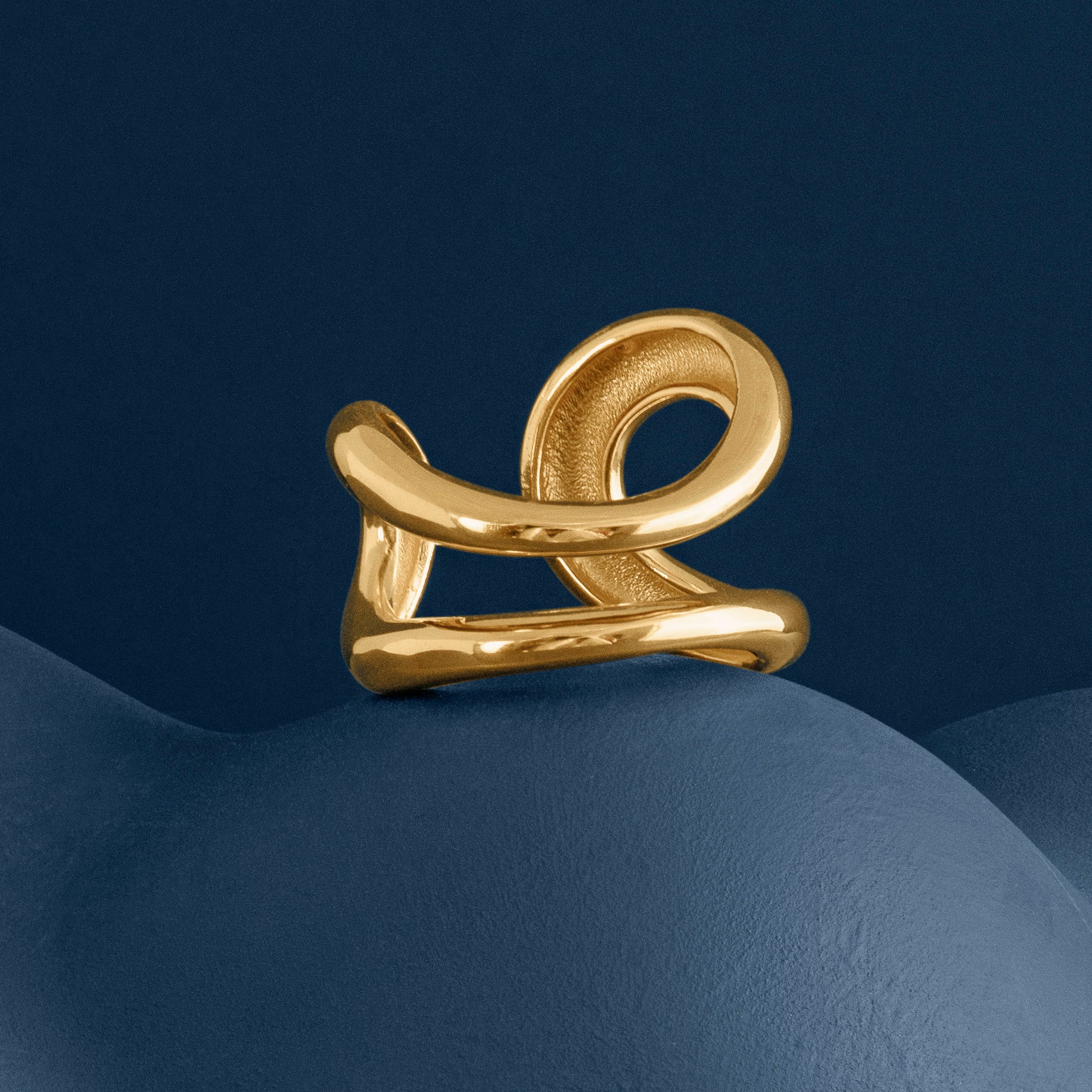 GOLD CHUNKY DOUBLE LOOP RING