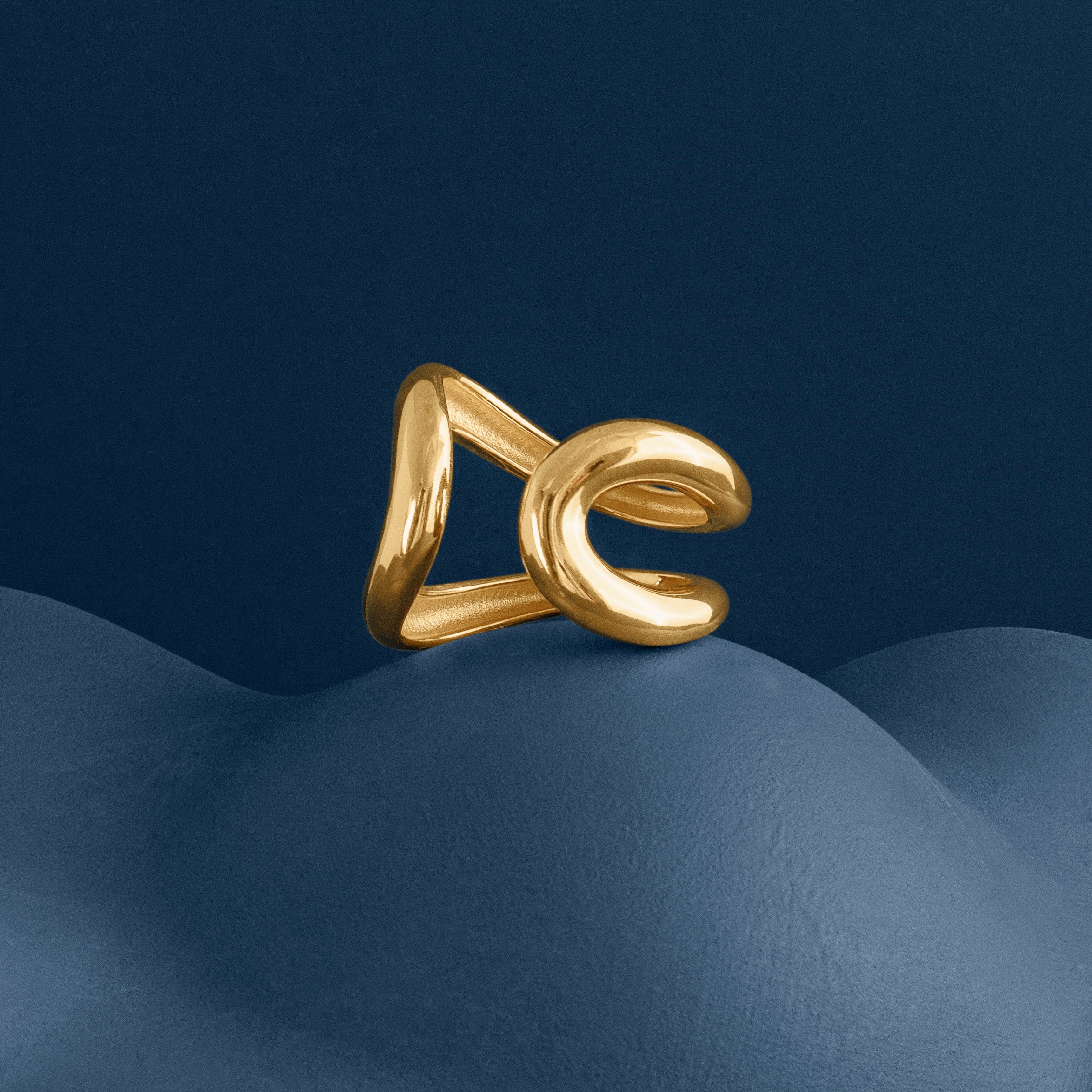 GOLD CHUNKY DOUBLE LOOP RING