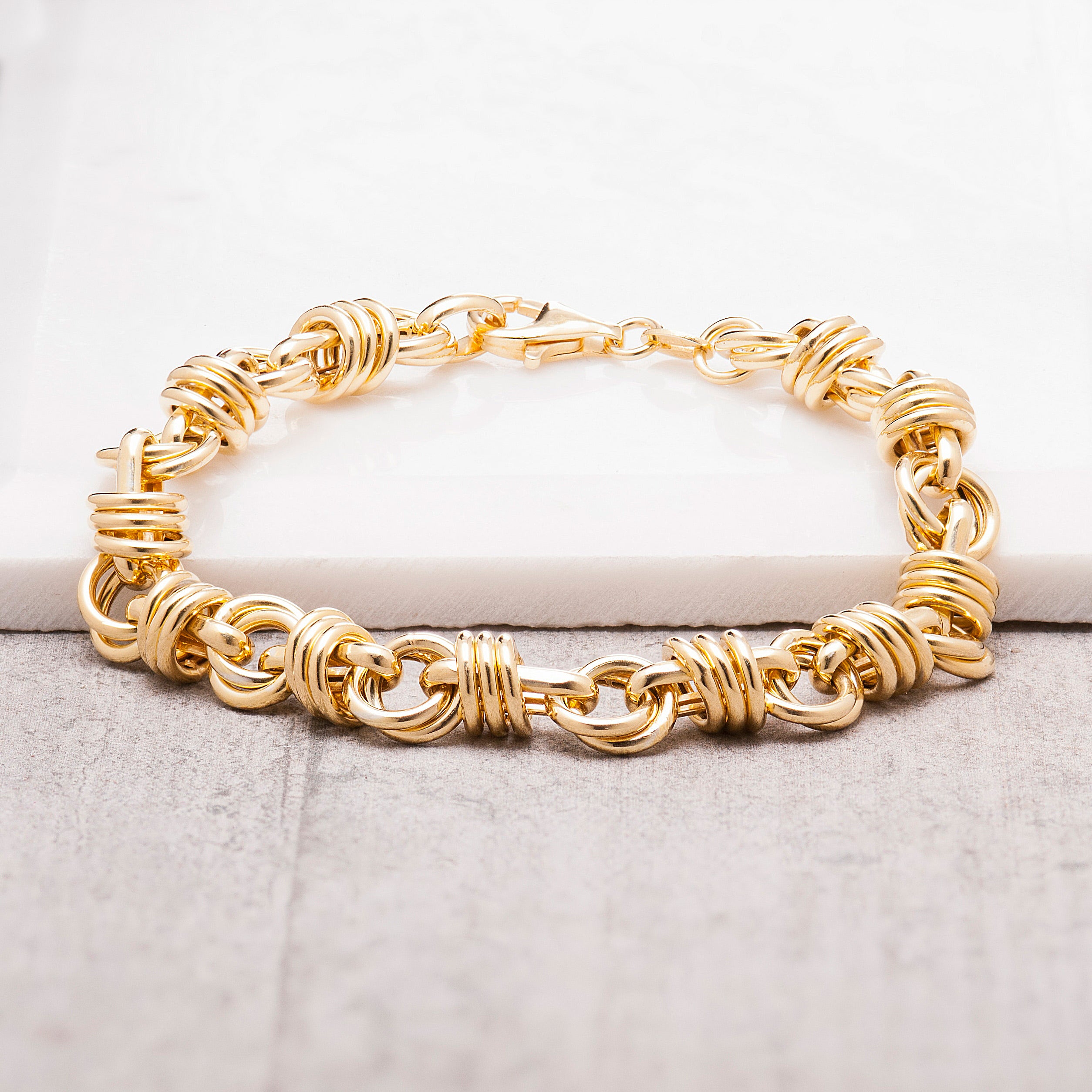 GOLD TWISTED CHAIN BRACELET