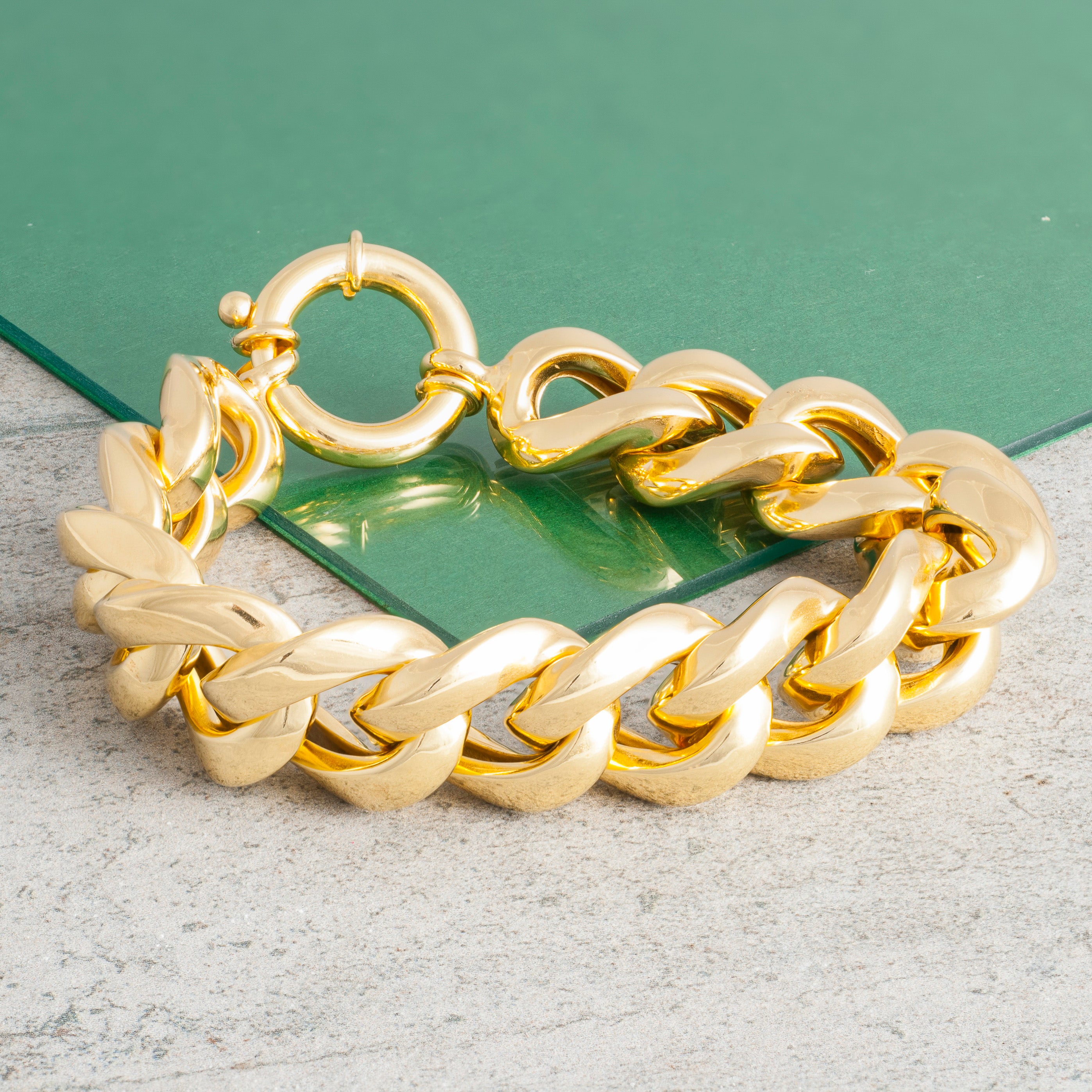 GOLD THICK CURB CHAIN BRACELET